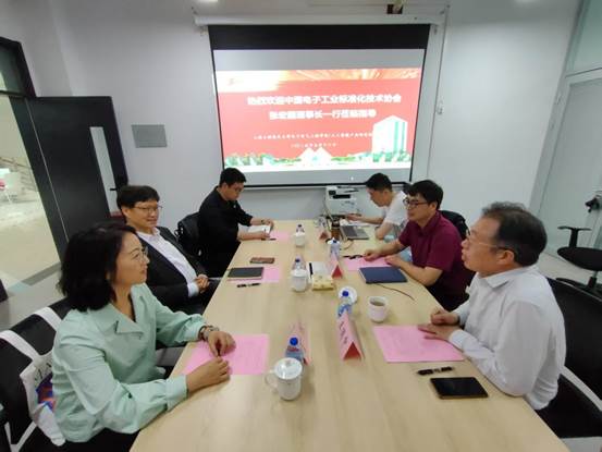 066d70baf778146f32a8ad8e93c09e0